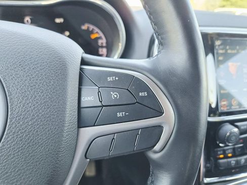 Certified 2022 Jeep Grand Cherokee Laredo X AWD/4WD image 20