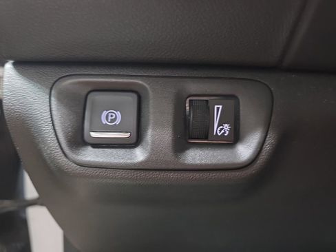 Used 2017 GMC Acadia SLT FWD image 25