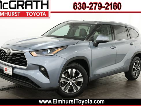 Certified 2021 Toyota Highlander XLE AWD/4WD image 1