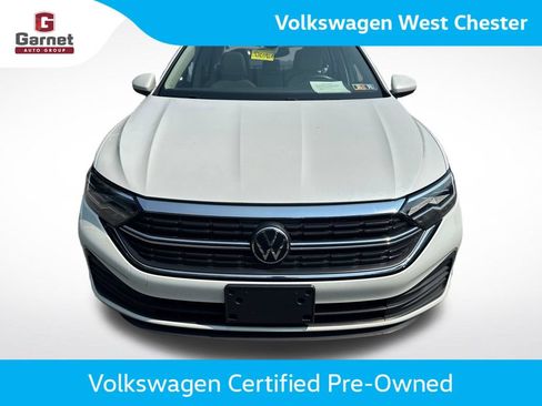 Used 2023 Volkswagen Jetta SE FWD image 9