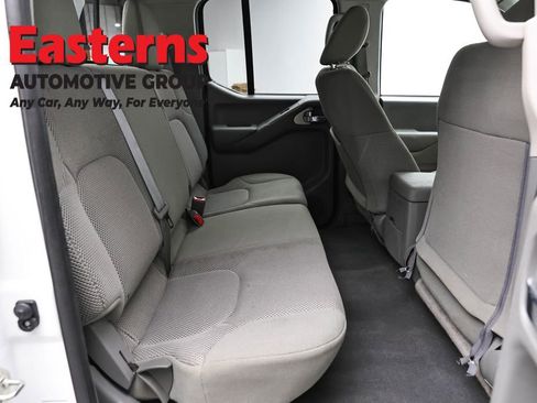 Used 2019 Nissan Frontier SV image 23