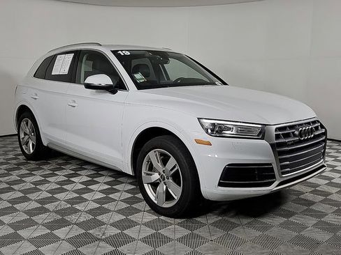 Used 2019 Audi Q5 2.0T Premium w/ Convenience Package image 3
