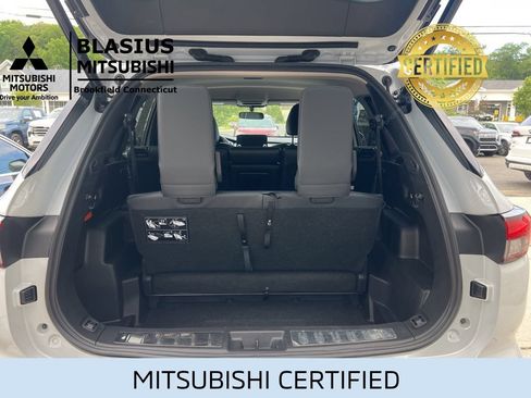 Used 2024 Mitsubishi Outlander 4WD Plug-In Hybrid image 7