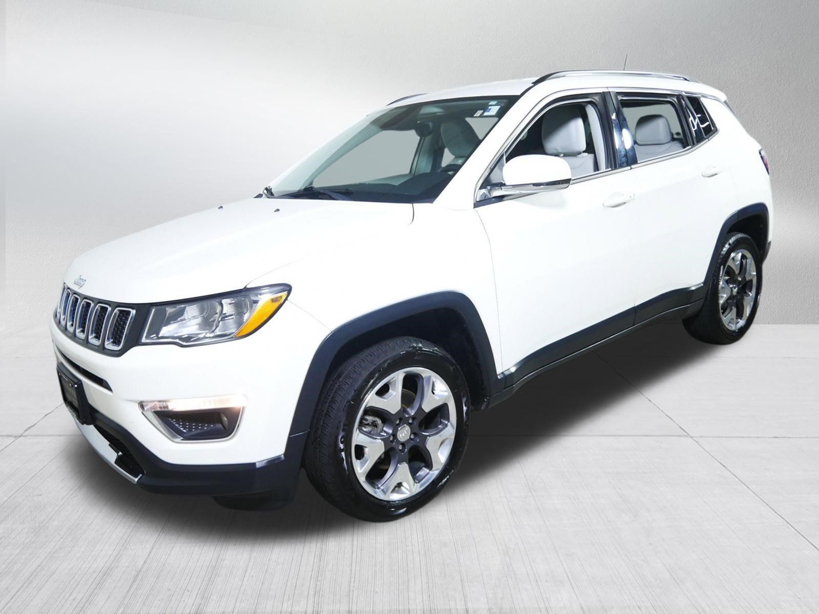 Used 2017 Jeep Compass Limited w/ Navigation Group AWD/4WD image 3