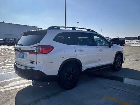 Used 2025 Subaru Ascent Bronze Edition image 5