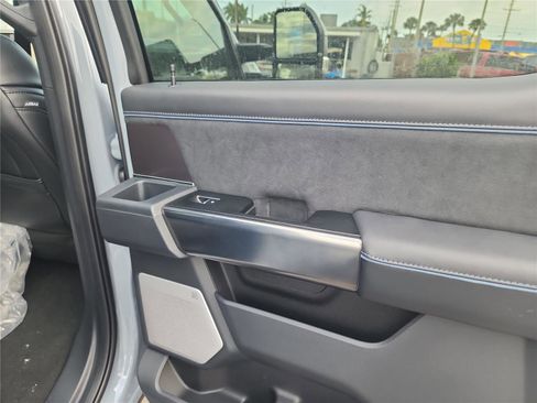 New 2026 Ford F250 Platinum image 25