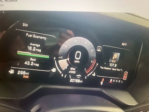 Used 2025 GMC Acadia Elevation FWD image 9