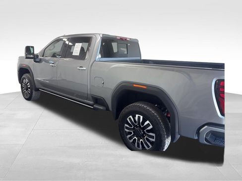 Used 2026 GMC Sierra 2500 Denali Ultimate AWD/4WD image 7