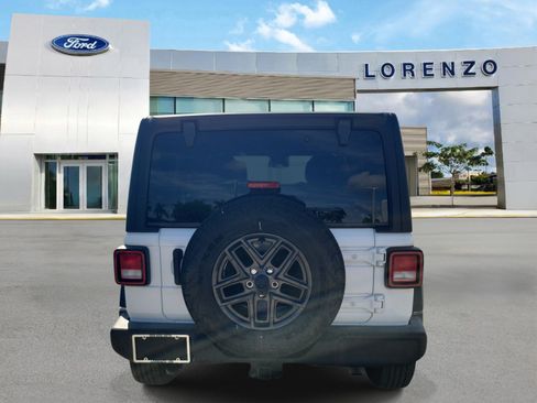 Used 2024 Jeep Wrangler Unlimited Sport AWD/4WD image 6