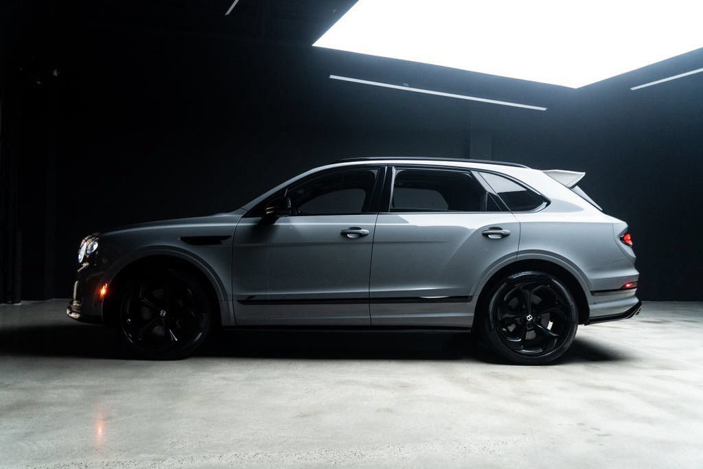 Used 2022 Bentley Bentayga AWD/4WD image 19