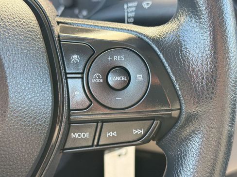 Used 2023 Toyota Corolla Cross L FWD image 28