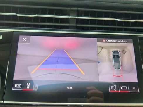 Used 2023 Audi Q8 Premium Plus w/ Premium Plus Package image 44