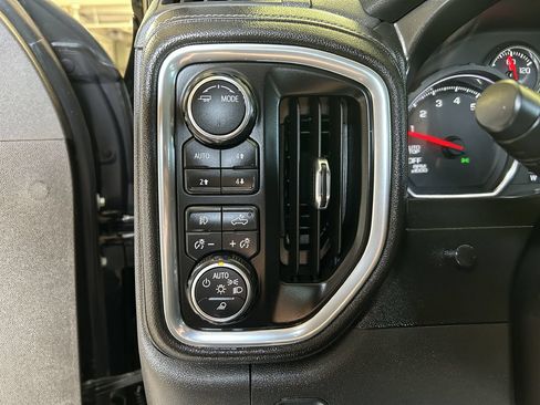 Used 2020 Chevrolet Silverado 1500 RST w/ Texas Edition AWD/4WD image 4