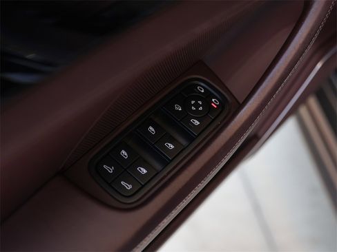 Certified 2022 Porsche Panamera 4S w/ Premium Package image 32