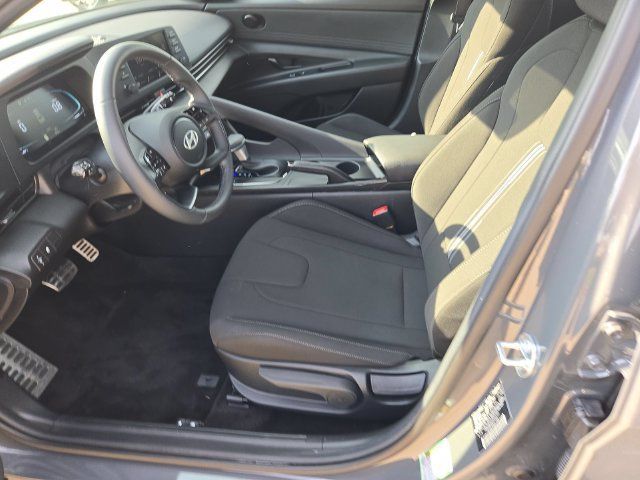 Used 2026 Hyundai Elantra Sport FWD image 18