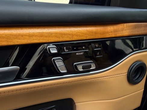 Used 2022 Jeep Grand Wagoneer Series III w/ Rear Seat Video Group 1 image 74