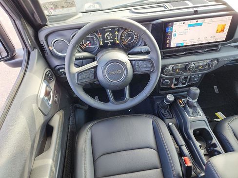 New 2025 Jeep Gladiator Sport image 7