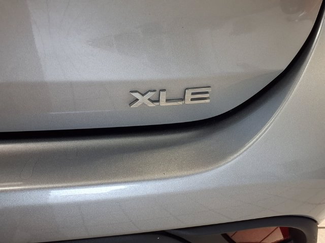 Used 2024 Toyota Highlander XLE FWD image 22