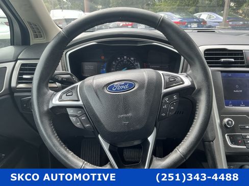 Used 2020 Ford Fusion SEL FWD image 18