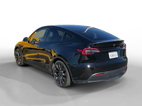 Used 2023 Tesla Model Y Performance AWD/4WD image 3