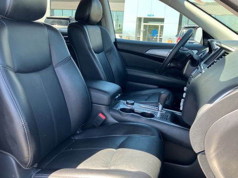 Used 2020 Nissan Pathfinder SL AWD/4WD image 38