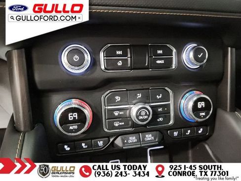 Used 2021 GMC Yukon AT4 w/ Technology Package image 28