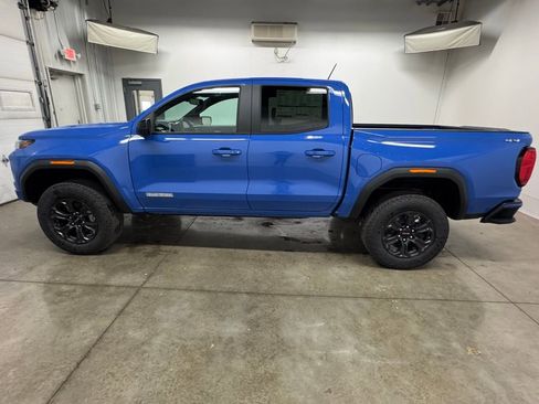 New 2025 GMC Canyon Elevation w/ Convenience Package image 3