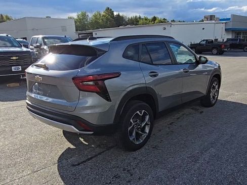 New 2025 Chevrolet Trax LT w/ Driver Confidence Package image 44