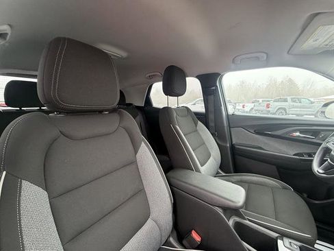 Used 2023 Chevrolet TrailBlazer LT w/ Convenience Package image 16