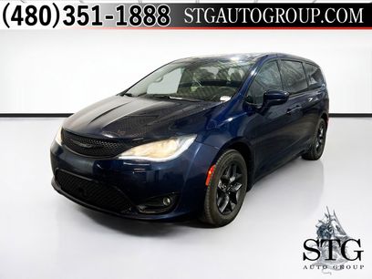 Used 2020 Chrysler Pacifica Touring w/ Advanced Safetytec Group