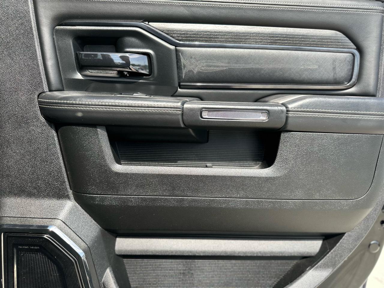 Used 2022 RAM 2500 Limited AWD/4WD image 17