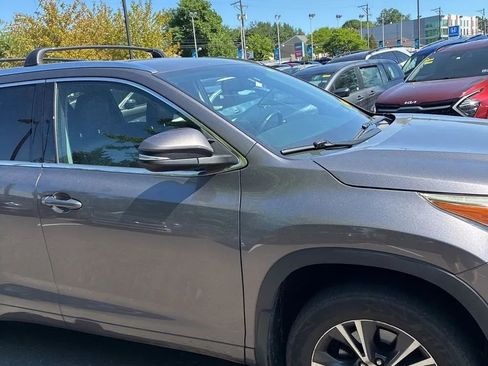 Used 2016 Toyota Highlander XLE AWD/4WD image 13