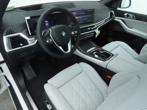 Used 2026 BMW X5 sDrive40i RWD image 10