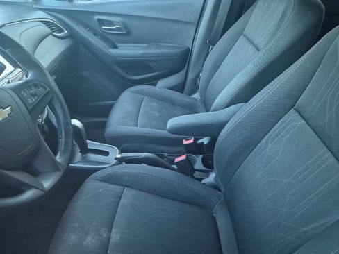 Used 2017 Chevrolet Trax LT FWD image 6