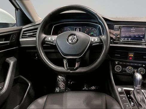 Used 2019 Volkswagen Jetta SE FWD image 5