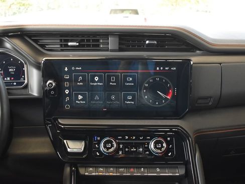 Used 2025 GMC Sierra 1500 AT4 w/ AT4 Premium Package AWD/4WD image 18