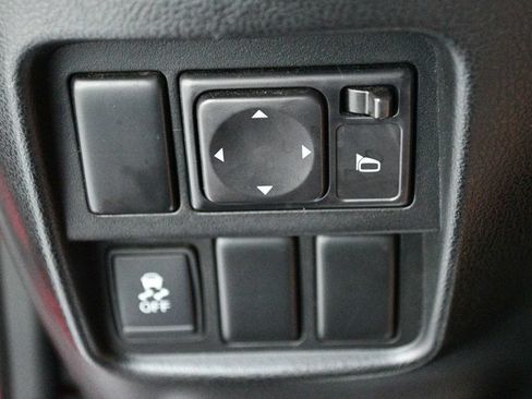 Used 2014 Nissan Juke S FWD image 52