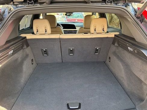 Certified 2024 Cadillac XT4 Luxury w/ Cold Weather Package image 19