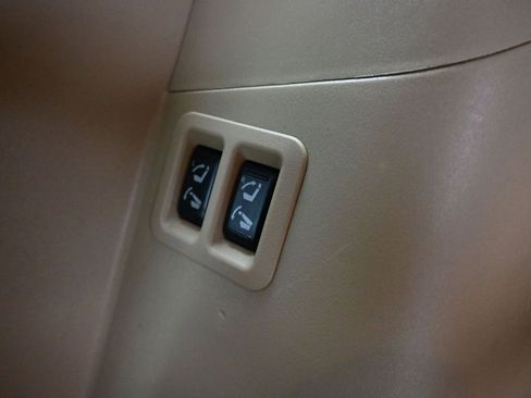 Used 2011 Nissan Armada Platinum w/ 2nd Row Captain Seat Pkg image 36