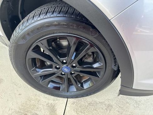 Used 2017 Ford Escape SE FWD image 36