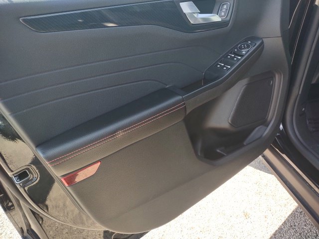 Used 2025 Ford Escape ST-Line Select AWD/4WD image 11