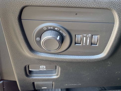 Certified 2023 Jeep Grand Cherokee Altitude AWD/4WD image 19