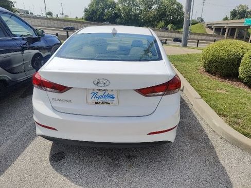 Used 2017 Hyundai Elantra SE FWD image 7