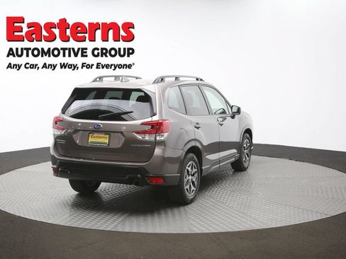 Used 2022 Subaru Forester Premium AWD/4WD image 44
