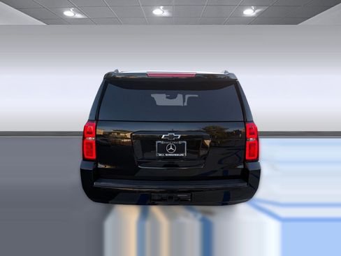 Used 2017 Chevrolet Suburban LT image 9