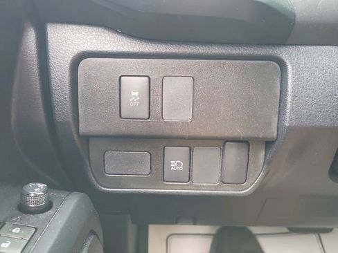 Used 2020 Toyota Tacoma SR AWD/4WD image 18