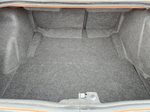 Used 2014 Dodge Challenger R/T image 29