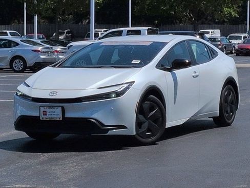 Certified 2025 Toyota Prius LE FWD image 2