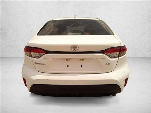 Used 2026 Toyota Corolla LE FWD image 6