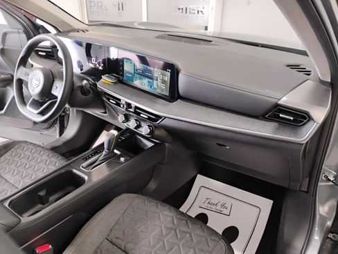 Used 2025 Nissan Kicks SV w/ SV Premium Package FWD image 50